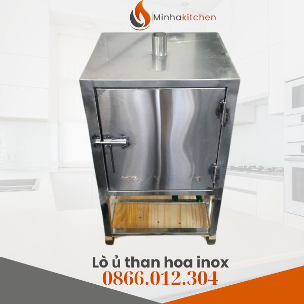 1. Vì sao quán nướng BBQ tại Hà Nội nên dùng lò ủ than củi inox to?  Nếu bạn từng vận hành quán BBQ nướng than hoa, lẩu nướng hoặc quán bia hơi vỉa hè, bạn sẽ hiểu rõ nỗi khổ khi phải mồi than liên tục, than tàn nhanh, khói bụi bay mù mịt. Chính vì vậy, lò ủ than củi inox to ra đời như một giải pháp tối ưu giúp tiết kiệm than, an toàn và chuyên nghiệp hơn trong vận hành nhà hàng.