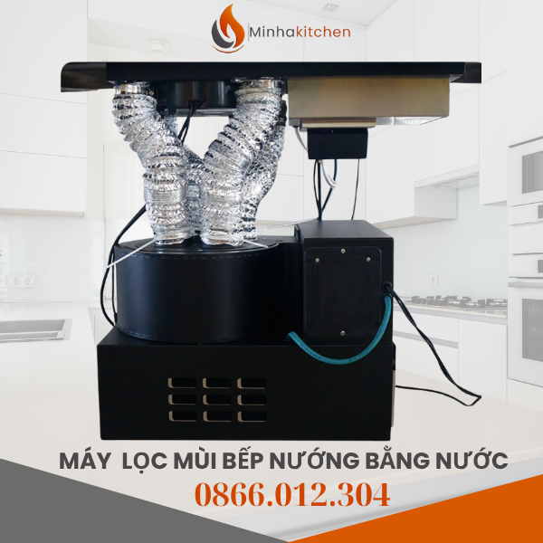 Ngày càng nhiều mô hình nhà hàng lẩu nướng trong trung tâm thương mại ra đời, mang lại trải nghiệm ăn uống hiện đại, tiện nghi và sang trọng. Tuy nhiên, đi cùng với đó là những thách thức về hạ tầng kỹ thuật, đặc biệt là vấn đề xử lý khói và mùi từ các món nướng, lẩu ngay tại bàn. Trong môi trường khép kín như trung tâm thương mại, việc lắp đặt hệ thống ống hút khói truyền thống gặp nhiều khó khăn và tốn kém. Giải pháp tối ưu được nhiều chủ quán lựa chọn chính là máy lọc khói dầu bằng than hoạt tính bếp nướng – vừa gọn gàng, tiện lợi, vừa giữ tính thẩm mỹ cho không gian.