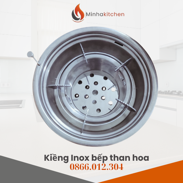 Kiềng ăn lẩu cho bếp nướng là phụ kiện được lắp trực tiếp lên miệng bếp nướng than hoa, giúp cố định nồi lẩu một cách chắc chắn, an toàn. Nhờ đó, bếp nướng có thể chuyển đổi linh hoạt giữa nướng và lẩu chỉ trong vài thao tác đơn giản. Đặc biệt, dòng kiềng bếp ăn lẩu 5 chân đang được nhiều nhà hàng lựa chọn nhờ thiết kế ổn định, chịu nhiệt tốt và dễ sử dụng.