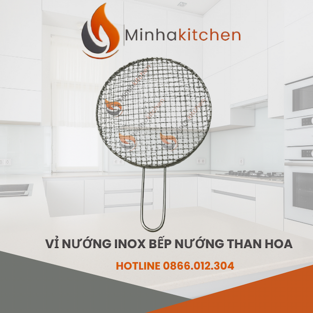 Vỉ nướng inox dạng lưới tay cầm là loại vỉ được làm bằng inox 201 hoặc inox 304, thiết kế dạng lưới đan dày, có tay cầm chắc chắn giúp dễ dàng thao tác khi nướng thịt, hải sản, rau củ.