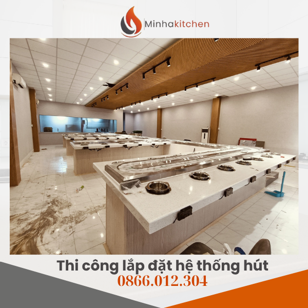 Mô hình nhà hàng lẩu nướng không khói phong cách Hàn Quốc và Nhật Bản luôn là "con gà đẻ trứng vàng" trong ngành ẩm thực (F&B). Điểm mấu chốt tạo nên sự sang trọng và giữ chân khách hàng ở các mô hình này chính là không gian sạch sẽ, thông thoáng, hoàn toàn không bị ám khói mùi. Để đạt được điều đó, một hệ thống thông gió, gom khói tiêu chuẩn tại bàn là bắt buộc. Nếu bạn đang tìm kiếm một đối tác uy tín, am hiểu kỹ thuật để hiện thực hóa bản vẽ nhà hàng của mình, bài viết này sẽ cung cấp đầy đủ thông tin về danh mục vật tư cần thiết và địa chỉ Chuyên thi công, lắp đặt trọn gói hệ thống hút khói bếp nướng than hoa Hàn Quốc, Nhật Bản tốt nhất hiện nay.