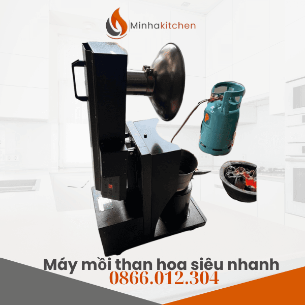 Trong kinh doanh nhà hàng lẩu nướng BBQ, "tốc độ lên bàn" chính là yếu tố then chốt quyết định sự hài lòng của thực khách. Việc để khách hàng ngồi chờ quá lâu chỉ vì khâu mồi than chậm trễ không chỉ làm giảm trải nghiệm dịch vụ mà còn khiến nhà hàng mất đi cơ hội quay vòng bàn vào các khung giờ cao điểm. Đó là lý do vì sao giải pháp mồi than hoa siêu tốc với máy mồi than hoa siêu nhanh tại Minhakitchen đang trở thành "vũ khí vận hành" không thể thiếu. Thiết bị giúp biến công đoạn mồi than phức tạp, khói bụi thành một quy trình tự động, an toàn và chỉ mất đúng 1,5 - 2 phút.