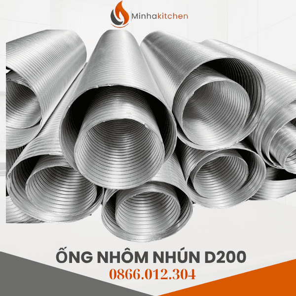 Hệ thống thông gió, hút mùi bếp nướng hay quạt hút âm trần gia đình đóng vai trò vô cùng quan trọng trong việc giữ cho không gian sống và kinh doanh luôn thoáng đãng, sạch sẽ. Tuy nhiên, việc lựa chọn loại đường ống dẫn khí sao cho vừa bền bỉ, dễ thi công ở những góc hẹp lại giữ được hình dáng cố định luôn là bài toán khiến nhiều chủ thầu và gia chủ đau đầu. Nếu bạn đang tìm kiếm một đơn vị uy tín chuyên cung cấp ống nhôm nhún đủ các loại kích thước tại Hà Nội, hãy đến ngay với chúng tôi. Với đầy đủ các dòng ống nhôm bán cứng từ D80 đến D350, sản phẩm của chúng tôi cam kết đáp ứng mọi tiêu chuẩn khắt khe nhất của mọi công trình.