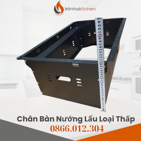 Trong không gian nhà hàng BBQ ngồi bệt kiểu Nhật – Hàn, yếu tố thiết kế nội thất đóng vai trò vô cùng quan trọng để tạo nên trải nghiệm ẩm thực độc đáo và ấm cúng. Một trong những chi tiết không thể thiếu trong setup này chính là chân bàn lẩu nướng ngồi bệt quán BBQ — bộ phận giúp cố định bàn, đảm bảo an toàn, đồng thời mang lại tính thẩm mỹ, tiện nghi và chuyên nghiệp cho toàn bộ không gian quán. Tại Minhakitchen, chúng tôi cung cấp nhiều mẫu chân bàn lẩu nướng ngồi bệt chất lượng cao, gia công chính xác, bền bỉ, dễ lắp đặt và có giá thành hợp lý nhất năm 2025.