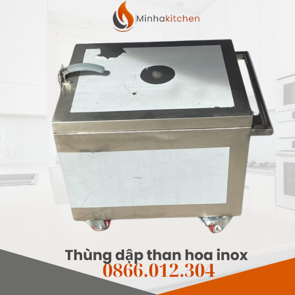 Bạn đang tìm mua thùng dập than hoa inox giá tốt tại Hà Nội? Sản phẩm thùng dập than xịn và bền chính là lựa chọn số một dành cho các nhà hàng, quán nướng BBQ, quán ăn vỉa hè hoặc hộ gia đình sử dụng bếp than hoa. Với thiết kế chắc chắn, cách nhiệt vượt trội và độ bền cao, chiếc thùng này sẽ giúp bạn xử lý than dư thừa nhanh chóng, an toàn, không khói bụi và tiết kiệm chi phí.