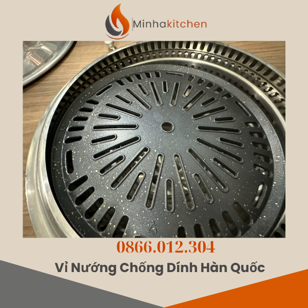Nếu bạn đang tìm kiếm một giải pháp nướng tại nhà vừa ngon vừa sạch sẽ, không bị khói ám mùi hay dầu mỡ bắn tung tóe, thì vỉ gang phủ men chống dính chính là lựa chọn lý tưởng. Không cần phải ra nhà hàng, bạn hoàn toàn có thể thưởng thức món nướng chuẩn vị Hàn ngay tại nhà, nhờ thiết kế tối ưu và chất liệu cao cấp của loại vỉ này.