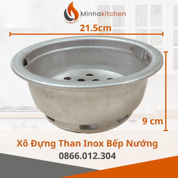 Trong kinh doanh nhà hàng nướng BBQ, hệ thống bếp nướng than hoa luôn là "trái tim" của quán. Tuy nhiên, sau một thời gian vận hành liên tục dưới nhiệt độ cao của than hồng, phụ kiện chịu áp lực lớn nhất và dễ bị biến dạng, hoen rỉ nhất chính là chiếc âu đựng than. Để duy trì chất lượng dịch vụ ổn định và tiết kiệm chi phí thay mới, việc đầu tư mua sắm xô than Inox bếp nướng BBQ chất lượng ngay từ đầu là giải pháp cực kỳ quan trọng cho các chủ nhà hàng. Bài viết này sẽ cung cấp cho bạn thông số kỹ thuật chi tiết của dòng âu đựng than bếp nướng ngoài trời phổ biến nhất hiện nay, giúp bạn lựa chọn chính xác phụ kiện phù hợp cho hệ thống của mình.