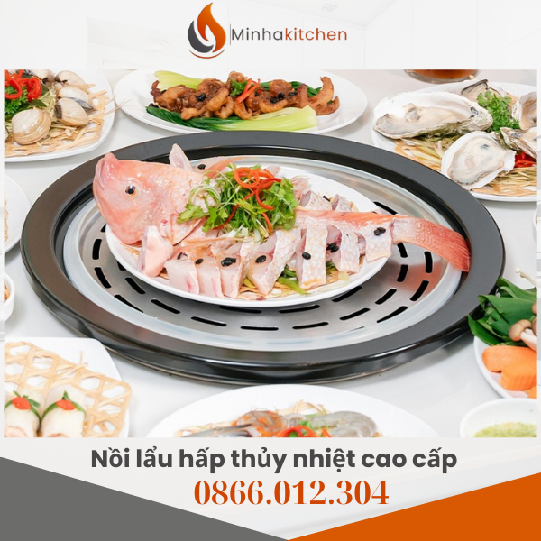 1. Giới thiệu xu hướng nồi lẩu hơi thủy nhiệt nhà hàng Trong những năm gần đây, nồi lẩu hơi thủy nhiệt nhà hàng đang trở thành lựa chọn hàng đầu trong ngành ẩm thực hiện đại. Đây không chỉ là thiết bị nấu ăn, mà còn là giải pháp tối ưu cho sức khỏe, thẩm mỹ và hiệu suất phục vụ. Khác với kiểu lẩu truyền thống phải “nhúng” thức ăn trong nước dùng, lẩu hơi thủy nhiệt sử dụng hơi nước nóng phun sương ở nhiệt độ cao, giúp thực phẩm chín đều, nhanh và giữ nguyên hương vị tự nhiên. Nhờ đó, món ăn không chỉ ngon mà còn giàu dinh dưỡng, ít dầu mỡ, phù hợp với xu hướng ăn uống lành mạnh hiện nay.
