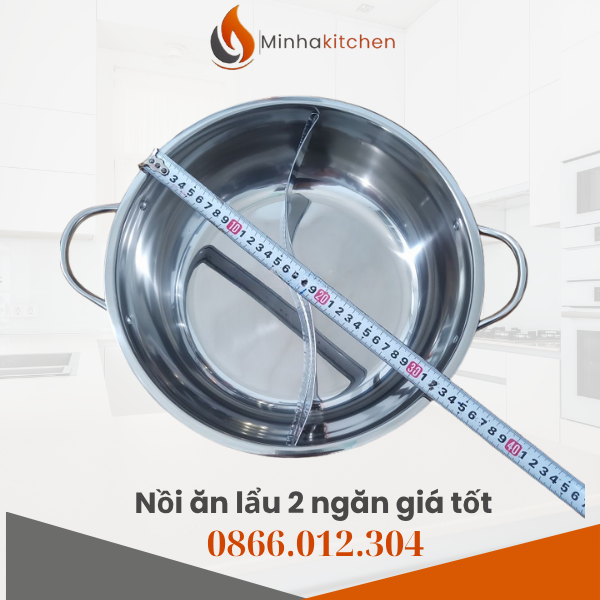 1. Nồi ăn lẩu 2 ngăn inox – xu hướng không thể thiếu trong ẩm thực Việt Trong vài năm trở lại đây, nhu cầu thưởng thức lẩu đa vị ngày càng tăng cao. Thay vì chỉ ăn một loại nước lẩu, thực khách muốn vừa có lẩu cay – lẩu ngọt, vừa có lẩu hải sản – lẩu bò để thay đổi hương vị. Chính vì thế, nồi ăn lẩu 2 ngăn inox đã trở thành lựa chọn hàng đầu của các nhà hàng, quán ăn và cả gia đình. Sự khác biệt lớn nhất của sản phẩm này nằm ở thiết kế 2 ngăn riêng biệt, giúp bạn có thể nấu 2 loại nước dùng cùng lúc trong một chiếc nồi duy nhất. Đây chính là lý do vì sao 87% nhà hàng lẩu tại Việt Nam hiện nay đang sử dụng loại nồi này.